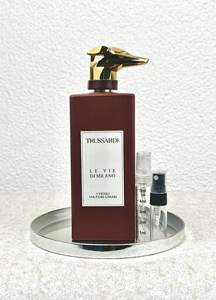 I vicoli via fiori chiari trussardi