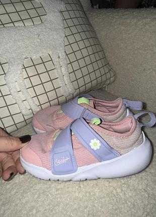 Кросівки nike на дівчинку