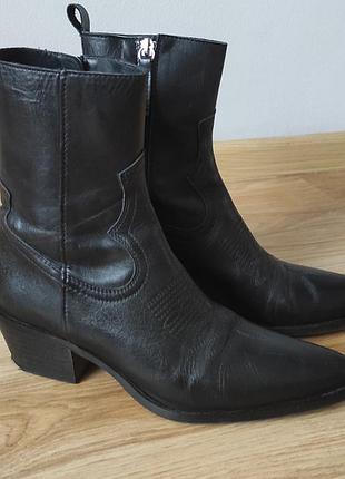 Кожаные ботинки zara