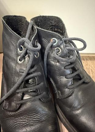 Чоботи жіночі