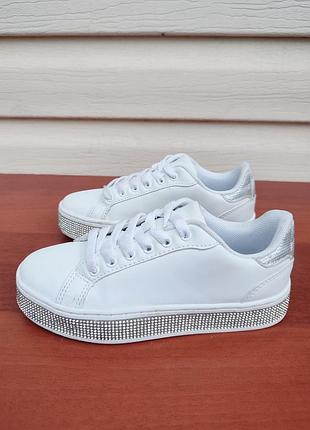 Белые кроссовки, кеды graceland со стразами