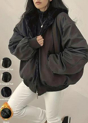Жіноча зимова куртка-бомбер