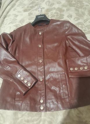 Шикарная кожаная  куртка trussardi оригинал