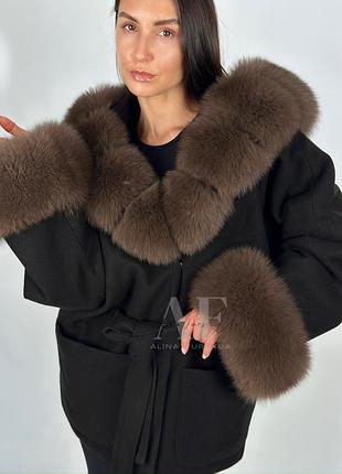 Ексклюзивне кашемірове пончо з натуральним хутром фінського песця