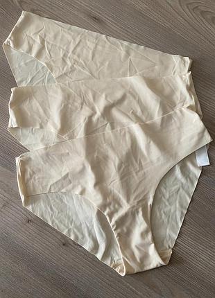 Бесшовные бежевые трусики esmara