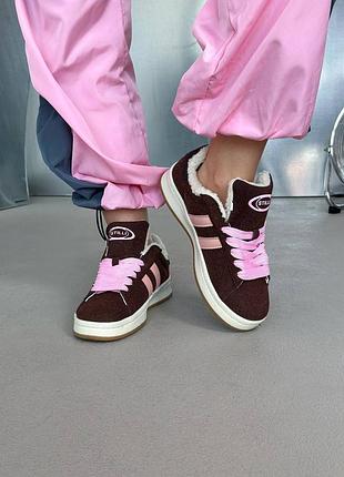 Женские кроссовки