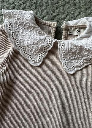 Бежевий гольф із мереживним комірцем 2