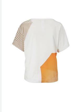 Стильна футболочка від бренду akris punto