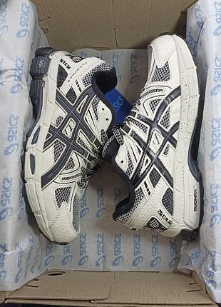 Asics gel kahana 8 beige black термо жіночі кросівки