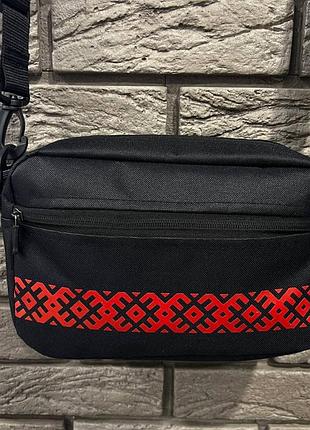 Br s барсетка горизонталь черная с орнаментом (красный)