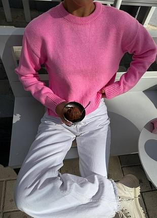 Женский укороченный свитер с разрезом по бокам свитер