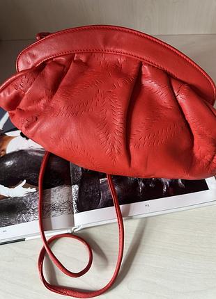 Шкіряна червона сумка з перфорацією оригінал