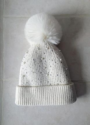 Новая трикотажная шапка бренда a la mode декорирована стразами и жемчужинами