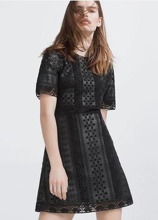 Платье из имитационной кожи