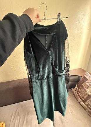 Зелена оксамитова сукня