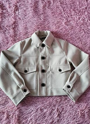 Пальто вкорочена бренду zara