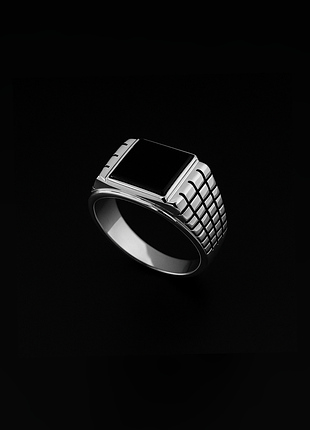 Срібний перстень із чорним синтетичним оніксом