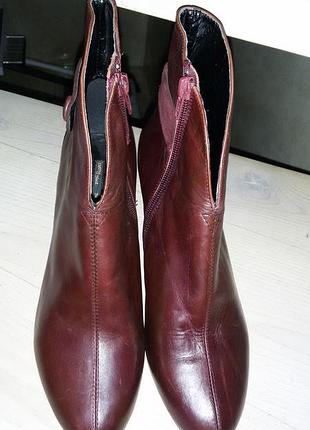 Betty blue(італія)-чудові шкіряні бордові ботільйони р.38(25 см)
