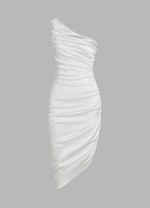 Сукня по фігурі міді