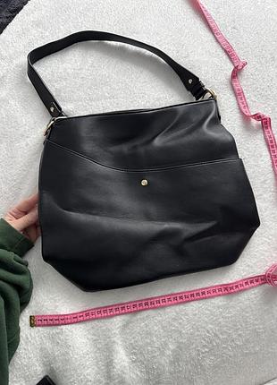 Сумка чорного кольору 2