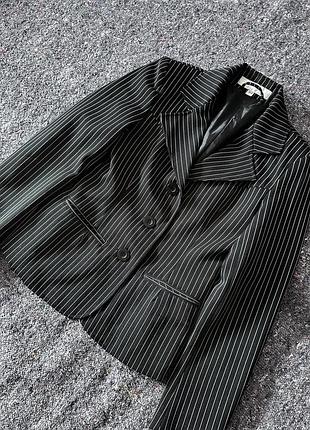 Піджак жіночий чорний у білу смужку amisu розмір 34 xs