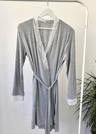 Халат с кружевом