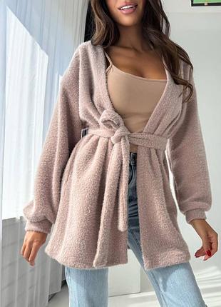 Жіночий кардиган