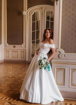 Весільна сукня