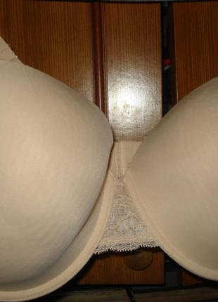 Бюстгальтер з мереживом 40 d