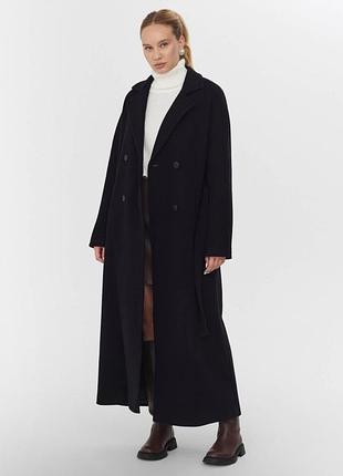 Пальто з поясом довге