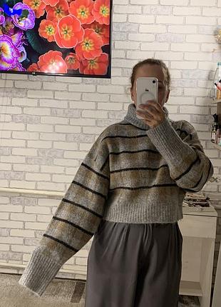 Светр вкорочений