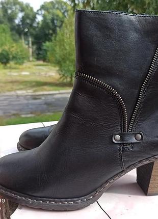 Шкіряні чобітки, ботильйони rieker