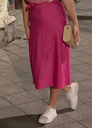 Атласная розовая юбка миди m на завязках h&m