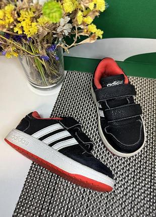 Оригинальные кроссовки adidas