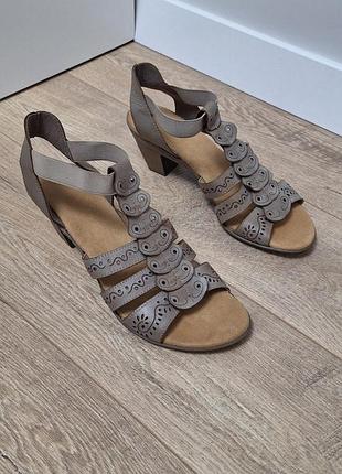 Нові шкіряні босоніжки, сандалії розмір 40, rieker