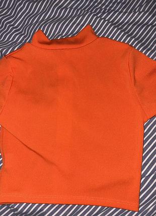 Вкорочений спортивний топ