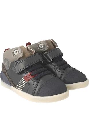 Нові з бірками демісезонні ботинки для хлопчика biomecanics (181175, натуральна шкіра) на 23,24,25,29 розмір