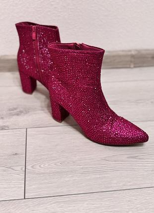 Шикарні чобітки