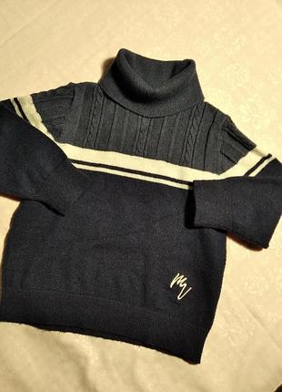 Гарний светрик