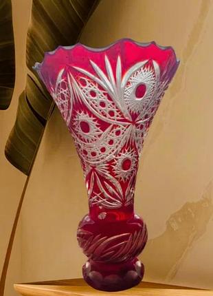 Супер хрустальна червона  ваза,тюльпан,80-х років