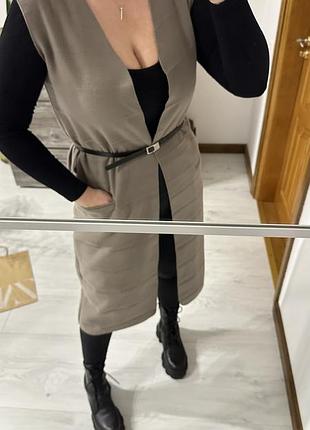 Жилетка актуальна, стильна, подовжена