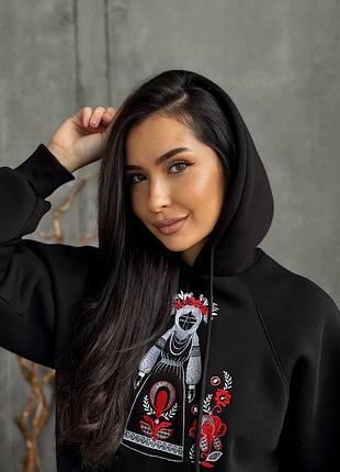 Худи утепленное с вышивкой кукла мотанка