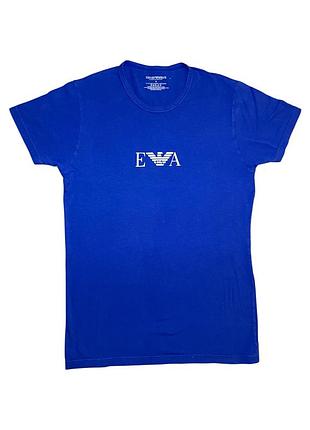 Жіноча блакитна футболка прямого крою / у розмірі s / фірми emporio armani