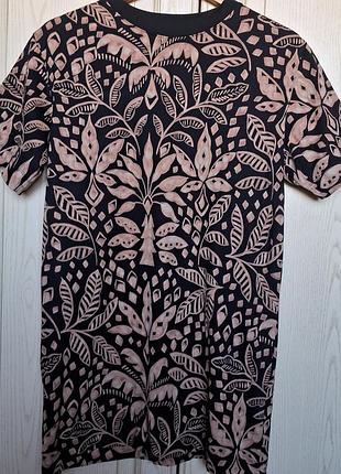 Футболка стильная