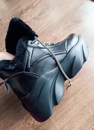 Крутезні чоботи, кросівки на високій платформі, якість супер