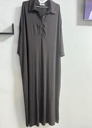 Добре коричневе жіноче плаття великого розміру