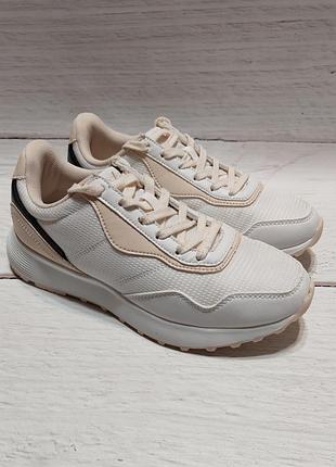 Кроссовки vty