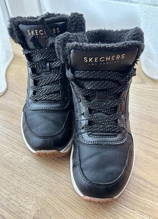 Черевики  на дівчинку skechers 35розмір