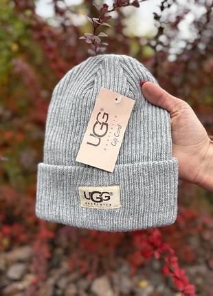 Шапка вʼязана хомуты ugg