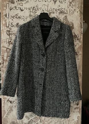 Пальто твидовое
